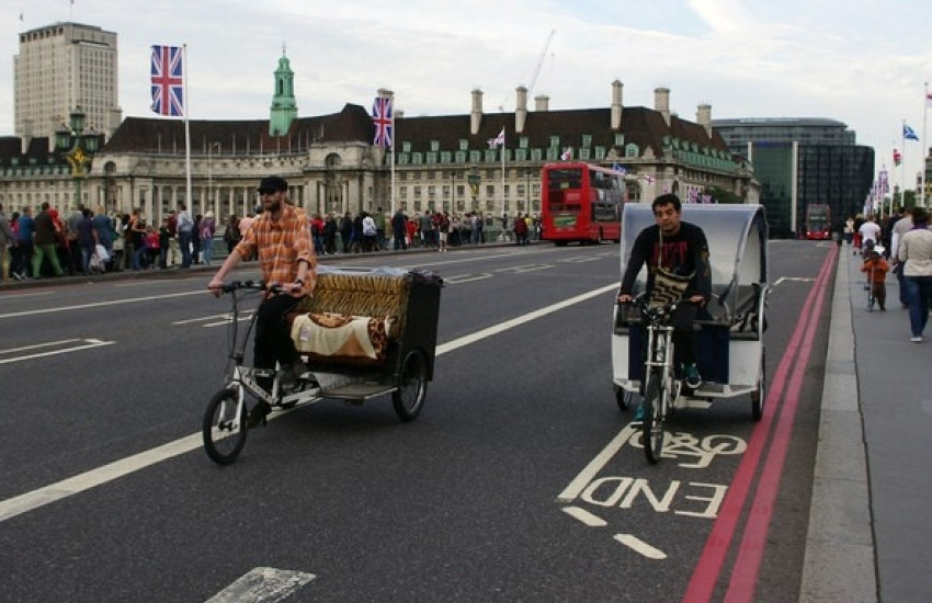 Stap niet in een rickshaw