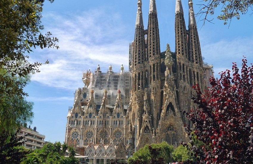 Voel je niet verplicht de Sagrada Familia binnen te gaan