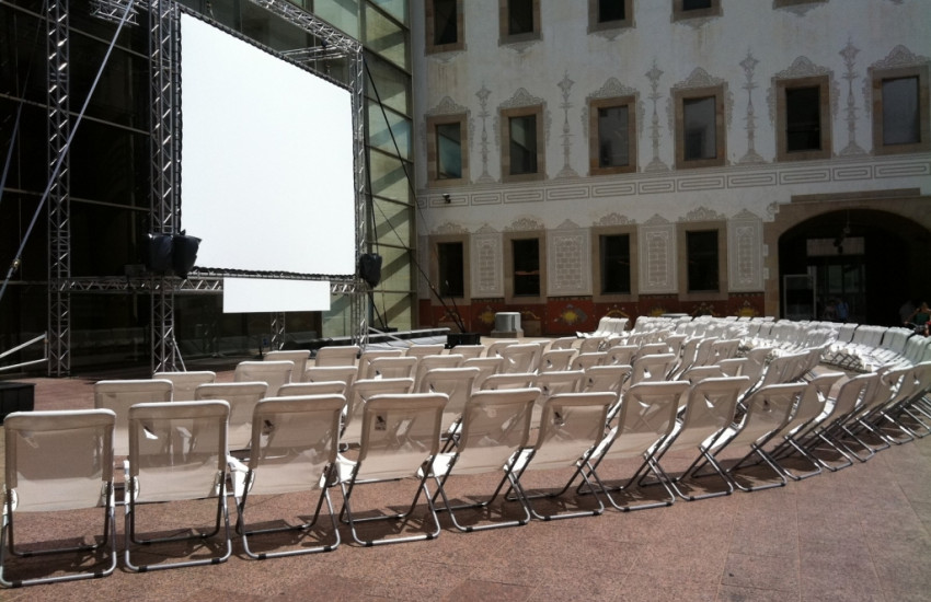 Pik een outdoor film of concert mee