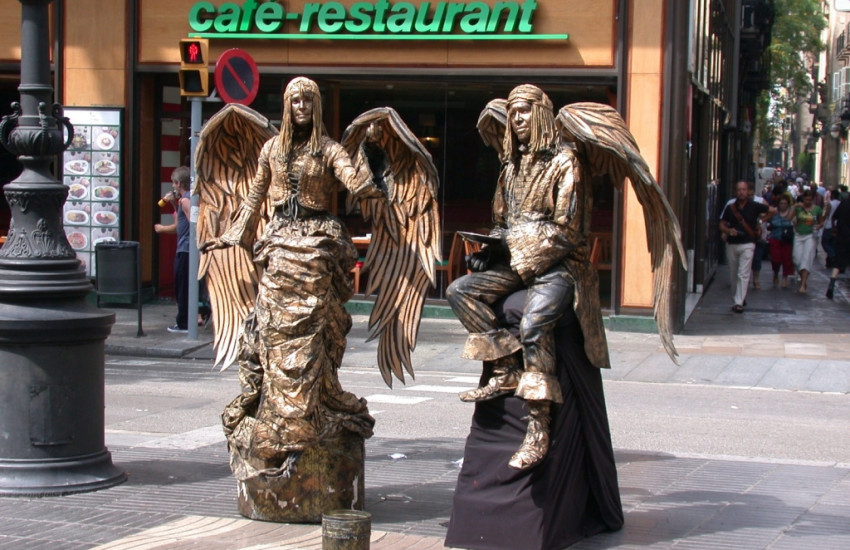 Neem geen foto’s van Las Ramblas’ levende standbeelden zonder te betalen