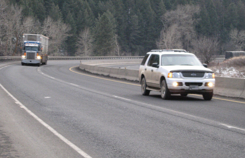 De lichten van je auto moeten 24 uur op 24 branden in Scandinavië