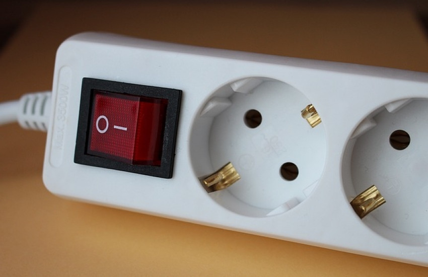 Schakel alle elektronische toestellen uit