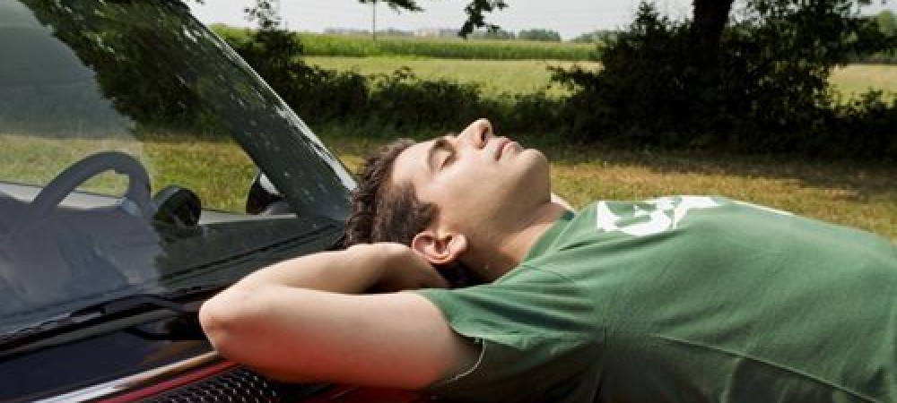 Rijden en slapen: voorkom vermoeidheid achter het stuur