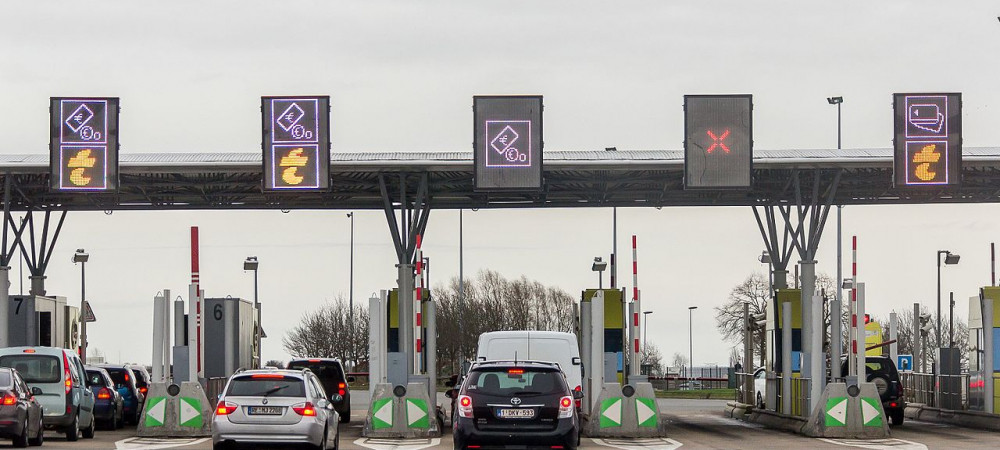 Op roadtrip naar het zuiden? Vergeet dan zeker deze vignetten, milieustickers en andere verplichte dingen niet