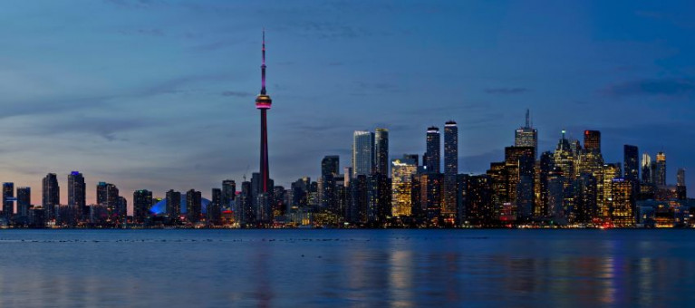 Toronto, Canada, met de CN Toren in de avond