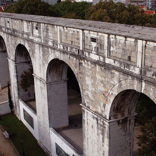 Beeld van het Aquaduct van Aguas Livres