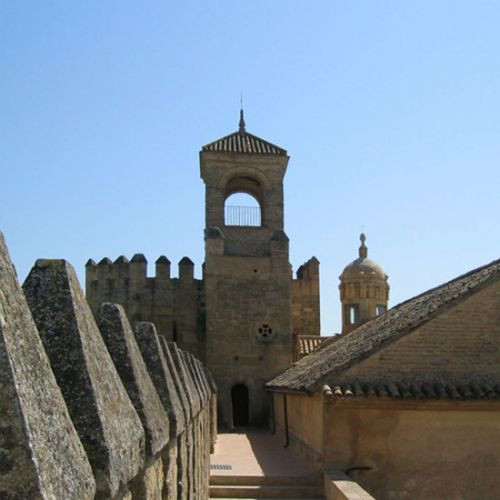 Zicht op het Alcázar de los Reyes Cristianos