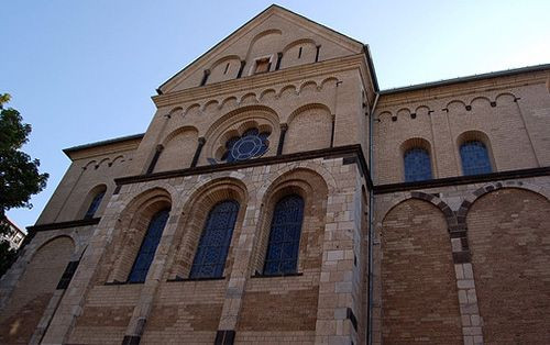 Buitenkant van de St. Andreas Kirche