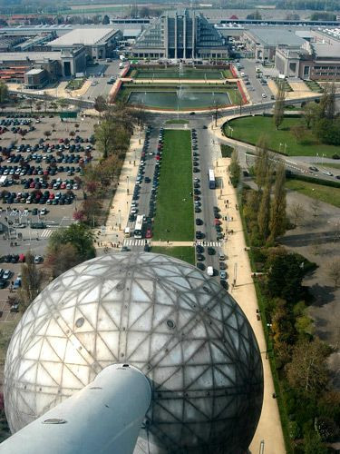 Zicht vanuit het Atomium