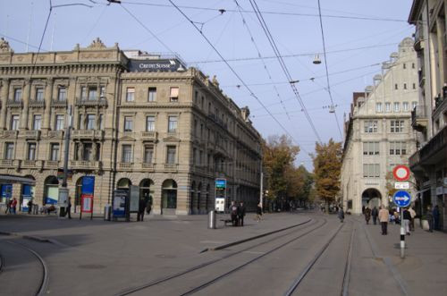 Tramsporen op de Bahnhofstrasse en Paradeplatz