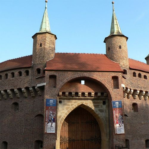 Beeld van het Barbakan