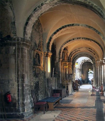 Gang in St. Bartholomew-the-Great