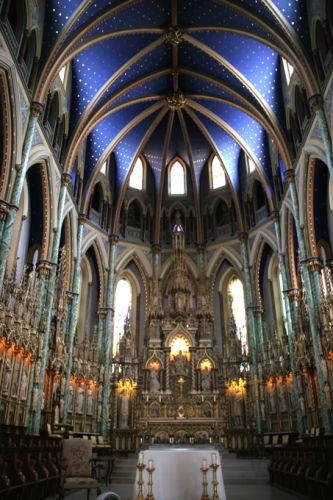 Interieur van de Basilique Notre-Dame