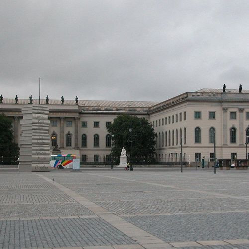Zicht op de Bebelplatz