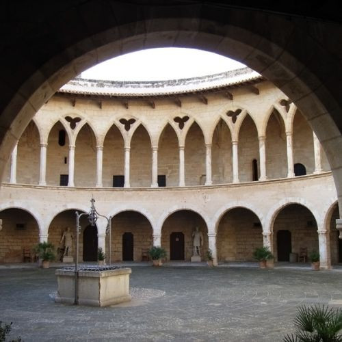Binnenplein van het Castell de Bellver