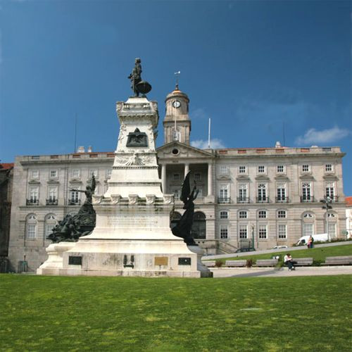 Monument voor het Palácio da Bolsa
