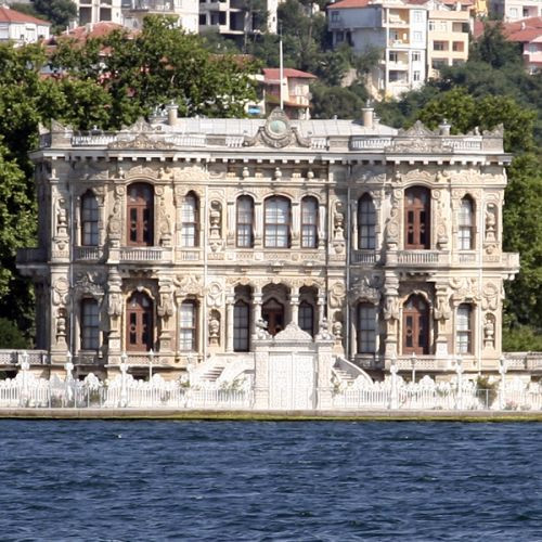 Vooraanzicht van het Beylerbeyi Paleis