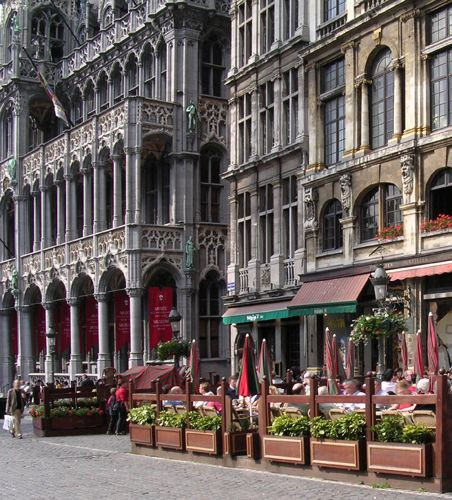 Zijaanzicht van het Broodhuis