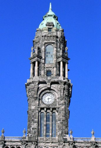 Toren van de Câmara Municipal do Porto
