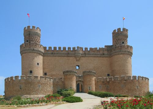 Voorkant van het Castillo de los Mendoza