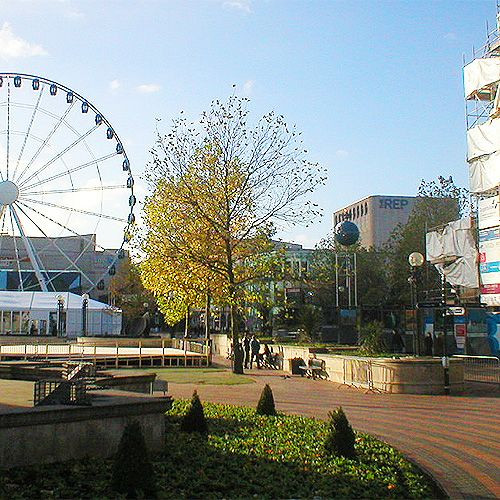 Zicht op Centenary Square