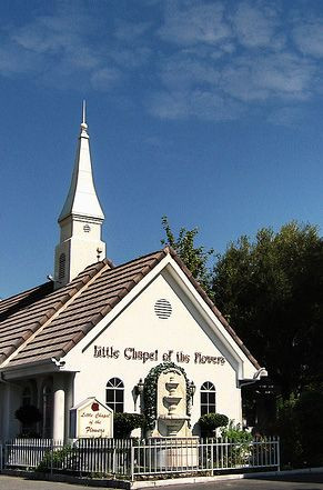 Zicht op de Little Chapel of the Flowers