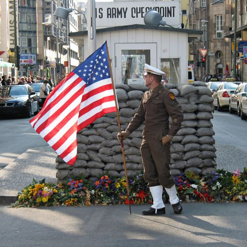 Soldaat van Checkpoint Charlie