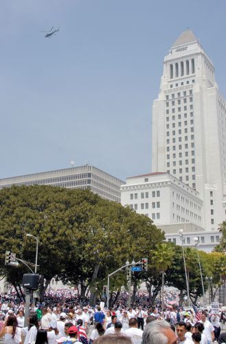 Mensen voor de Los Angeles City Hall