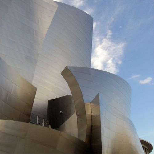 Zijkant van de Walt Disney Concert Hall