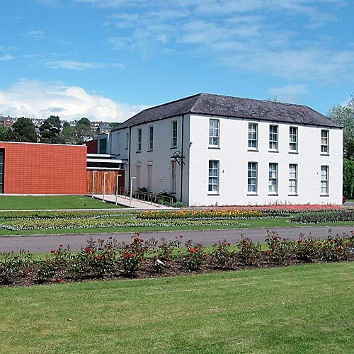 Zicht op het Cork Public Museum