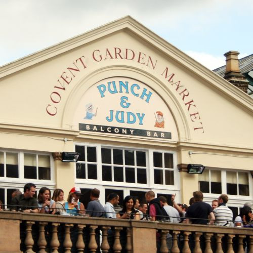 Mensen bij de Covent Garden Market