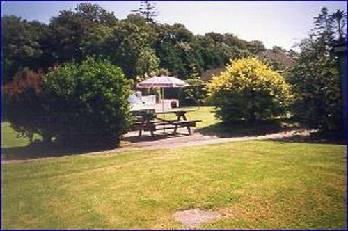 Tuintafel in Creagh Gardens