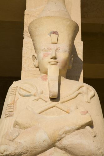 Faraobeeld in Deir el-Bahri