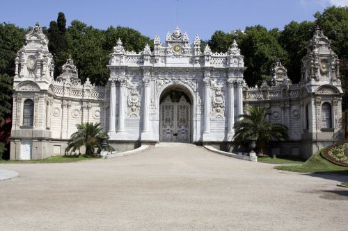 Zicht op het Dolmabahçe Paleis