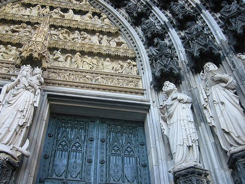 Detail van de deur van de Dom