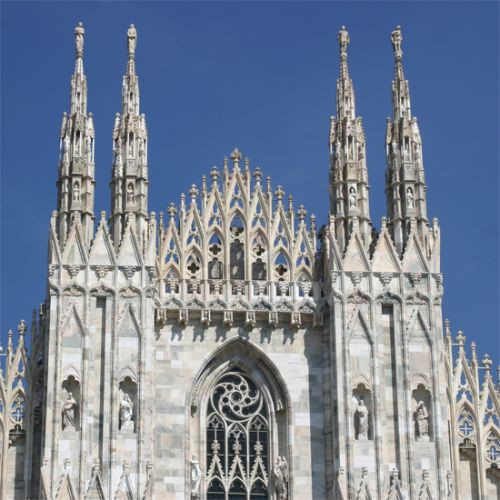 Voorkant van de Duomo