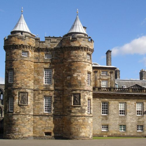 Zicht op Holyrood Palace