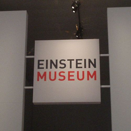 Logo van het Einstein Museum
