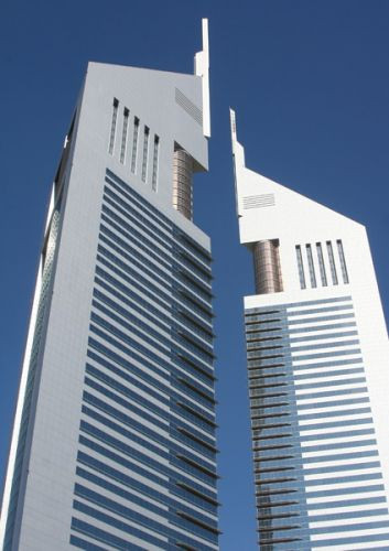 De twee Emirates Towers