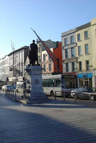 Het Father Matthew Statue