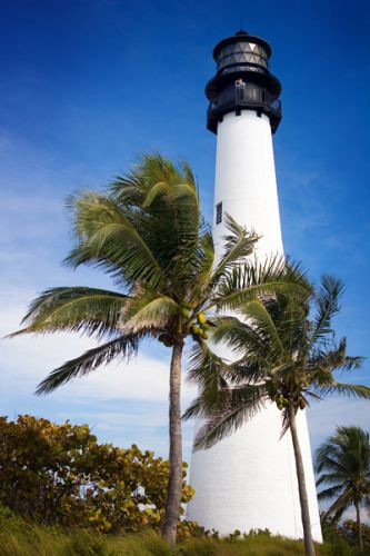 Onder aan het Cape Florida Lighthouse