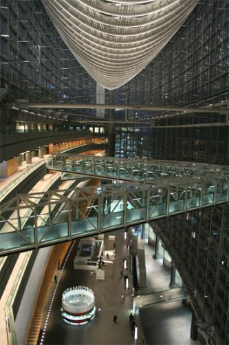 Nacht in het Tokyo International Forum