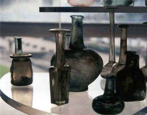 Glaswerk in het Gallo-Romeins Museum