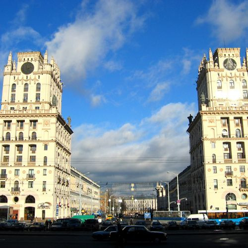 Auto's in het Stalinistisch stadscentrum