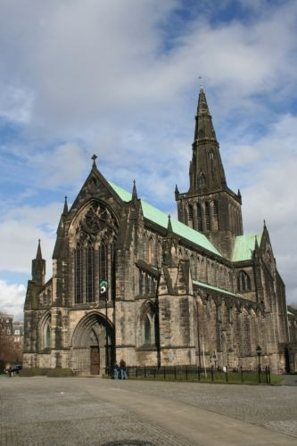 Zijaanzicht op Glasgow Cathedral