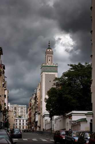 Minaret in Parijs