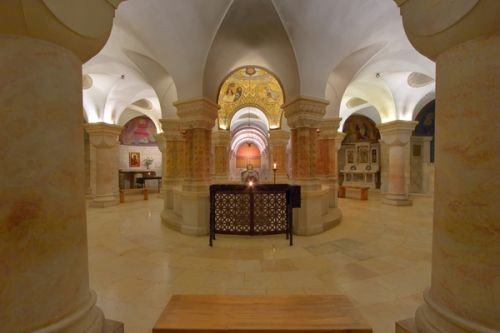 Binnen in de Hagia Maria Sion-kerk