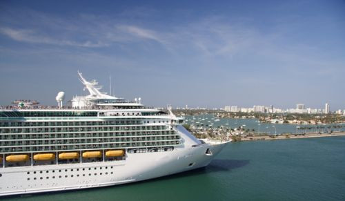 Cruiseschip in de Haven van Miami