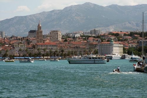 Zeezicht op de haven van Split