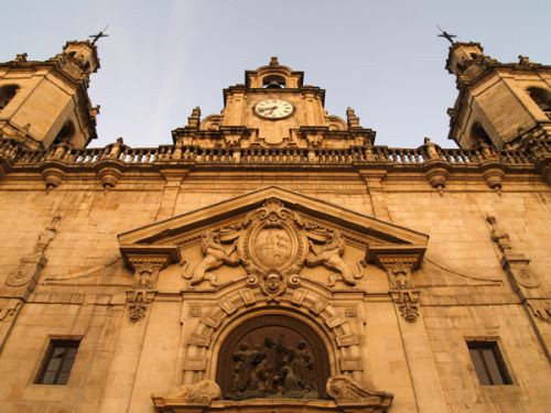 Aan de Iglesia de San Nicolas de Bari